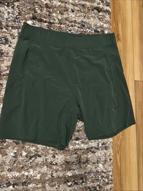 Men’s Athletic Shorts in Dark Green